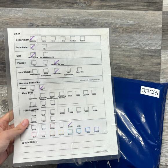 Vintage Y2K Levis Cream Womens JR 7 Low Rise Stretch Flared Bell Bottom Jeans - Picture 11 of 11